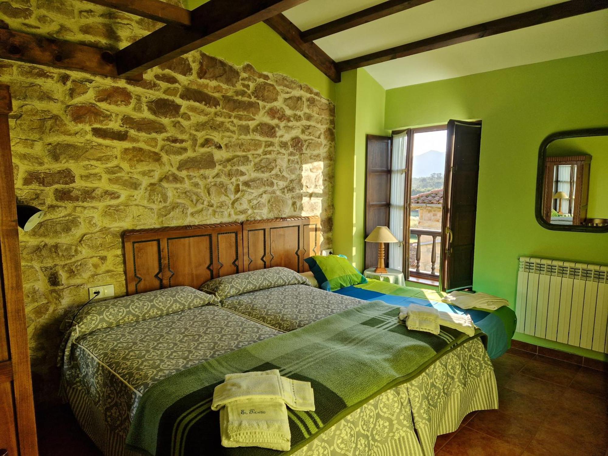 Turismo Rural El Piensu Villaviciosa  Værelse billede